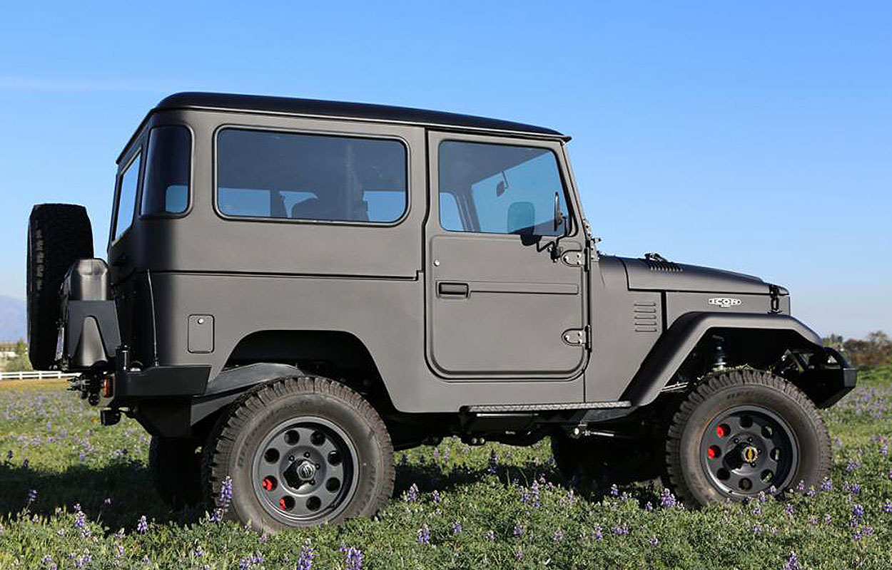 TOYOTA ICON LAND CRUISER FJ40 Muted.